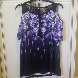 C33-Size large womens blouse flowered top💜